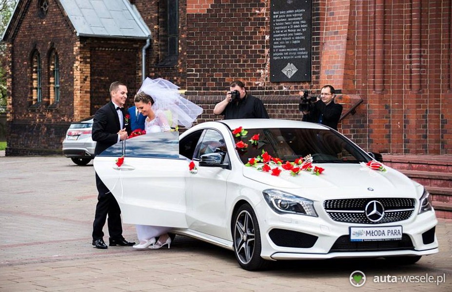 Ile zapłacimy za dekorację samochodu ślubnego? auta