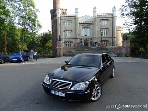 Mercedes S-klasa, czarna limuzyna - zdjęcie pojazdu