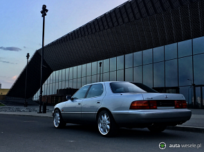 Lexus LS400 - zdjęcie pojazdu