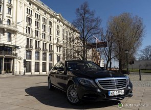 Luksusowa limuzyna Mercedes S-class 222 - zdjęcie pojazdu