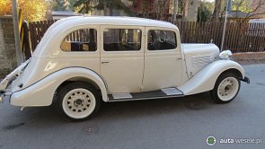 Zabytkowy RENAULT KZ23 VIVAQUATRE1935- salonka - zdjęcie pojazdu